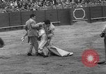 Standbild Stierkampf Sevilla Spanien, 1950, aus Sekunde 55 historischem Filmmaterial Videoclip 65675048291