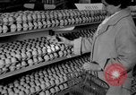 Standbild Supermarkt Spanien, 1956, aus Sekunde 28 historischem Filmmaterial Videoclip 65675048294