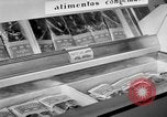 Standbild Supermarkt Spanien, 1956, aus Sekunde 35 historischem Filmmaterial Videoclip 65675048294