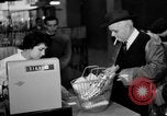 Standbild Supermarkt Spanien, 1956, aus Sekunde 50 historischem Filmmaterial Videoclip 65675048294