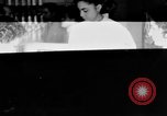 Standbild Supermarkt Spanien, 1956, aus Sekunde 59 historischem Filmmaterial Videoclip 65675048294