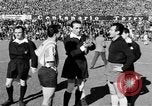 Image jeu soccer Espagne, 1956, de la seconde 5 séquences d'archives historiques vidéo 65675048295