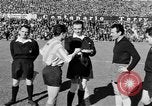 Image jeu soccer Espagne, 1956, de la seconde 8 séquences d'archives historiques vidéo 65675048295