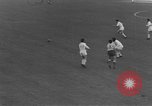Image jeu soccer Espagne, 1956, de la seconde 58 séquences d'archives historiques vidéo 65675048295