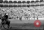 Immagine di Corride Spagna, 1956, secondo 27 filmato di repertorio 65675048297