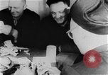 Immagine di I prigionieri di guerra Cina, 1951, secondo 36 filmato di repertorio 65675048301