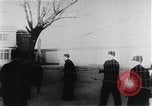 Immagine di I prigionieri di guerra Cina, 1951, secondo 29 filmato di repertorio 65675048302