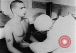 Immagine di I prigionieri di guerra Cina, 1951, secondo 50 filmato di repertorio 65675048303