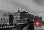 Standbild konkrete Lastkähne Portsmouth England, 1944, aus Sekunde 10 historischem Filmmaterial Videoclip 65675048313