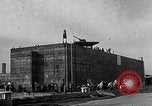 Standbild konkrete Lastkähne Portsmouth England, 1944, aus Sekunde 17 historischem Filmmaterial Videoclip 65675048313