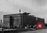 Standbild konkrete Lastkähne Portsmouth England, 1944, aus Sekunde 18 historischem Filmmaterial Videoclip 65675048313