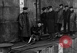 Standbild konkrete Lastkähne Portsmouth England, 1944, aus Sekunde 56 historischem Filmmaterial Videoclip 65675048313
