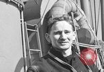 Standbild konkrete Lastkähne Portsmouth England, 1944, aus Sekunde 48 historischem Filmmaterial Videoclip 65675048314