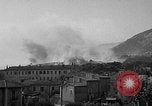 Immagine di Fumo Tolone Francia, 1944, secondo 45 filmato di repertorio 65675048318