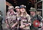 Standbild Schauspielerin Brook Shields nach US Coast Guard Port Security Unit Bahrain, 1991, aus Sekunde 15 historischem Filmmaterial Videoclip 65675048331