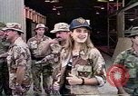 Standbild Schauspielerin Brook Shields nach US Coast Guard Port Security Unit Bahrain, 1991, aus Sekunde 17 historischem Filmmaterial Videoclip 65675048331