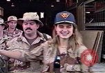 Standbild Schauspielerin Brook Shields nach US Coast Guard Port Security Unit Bahrain, 1991, aus Sekunde 21 historischem Filmmaterial Videoclip 65675048331