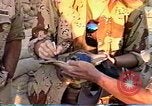 Standbild Schauspielerin Brook Shields nach US Coast Guard Port Security Unit Bahrain, 1991, aus Sekunde 36 historischem Filmmaterial Videoclip 65675048331