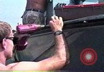 Standbild United States Coast Guard Mechanik Saudi-arabien, 1991, aus Sekunde 8 historischem Filmmaterial Videoclip 65675048333