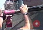 Standbild United States Coast Guard Mechanik Saudi-arabien, 1991, aus Sekunde 9 historischem Filmmaterial Videoclip 65675048333