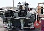 Standbild United States Coast Guard Mechanik Saudi-arabien, 1991, aus Sekunde 20 historischem Filmmaterial Videoclip 65675048333