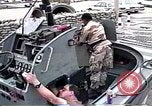 Standbild United States Coast Guard Mechanik Saudi-arabien, 1991, aus Sekunde 30 historischem Filmmaterial Videoclip 65675048333