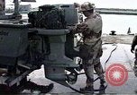 Standbild United States Coast Guard Mechanik Saudi-arabien, 1991, aus Sekunde 47 historischem Filmmaterial Videoclip 65675048333
