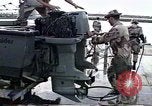 Standbild United States Coast Guard Mechanik Saudi-arabien, 1991, aus Sekunde 50 historischem Filmmaterial Videoclip 65675048333