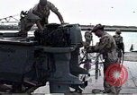Standbild United States Coast Guard Mechanik Saudi-arabien, 1991, aus Sekunde 51 historischem Filmmaterial Videoclip 65675048333
