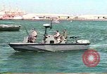 Standbild Harbour Patrol crew Saudi Arabien, 1991, aus Sekunde 1 historischem Filmmaterial Videoclip 65675048335
