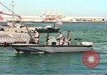 Standbild Harbour Patrol crew Saudi Arabien, 1991, aus Sekunde 3 historischem Filmmaterial Videoclip 65675048335