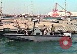 Standbild Harbour Patrol crew Saudi Arabien, 1991, aus Sekunde 7 historischem Filmmaterial Videoclip 65675048335