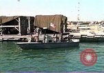 Standbild Harbour Patrol crew Saudi Arabien, 1991, aus Sekunde 12 historischem Filmmaterial Videoclip 65675048335