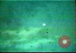 Standbild Harbour Patrol crew Saudi Arabien, 1991, aus Sekunde 26 historischem Filmmaterial Videoclip 65675048335