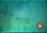 Standbild Harbour Patrol crew Saudi Arabien, 1991, aus Sekunde 29 historischem Filmmaterial Videoclip 65675048335