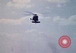 Standbild USA UH 60 Ägypten, 1980, aus Sekunde 26 historischem Filmmaterial Videoclip 65675048341