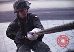 Standbild USA 101st Airborne Division Ägypten, 1980, aus Sekunde 47 historischem Filmmaterial Videoclip 65675048342