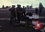 Standbild USA 101st Airborne Division Ägypten, 1980, aus Sekunde 9 historischem Filmmaterial Videoclip 65675048343