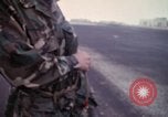 Standbild USA 101st Airborne Division Ägypten, 1980, aus Sekunde 21 historischem Filmmaterial Videoclip 65675048343