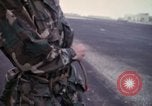 Standbild USA 101st Airborne Division Ägypten, 1980, aus Sekunde 22 historischem Filmmaterial Videoclip 65675048343