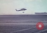 Standbild UH 60 Hubschrauber Ägypten, 1980, aus Sekunde 17 historischem Filmmaterial Videoclip 65675048345
