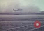 Standbild UH 60 Hubschrauber Ägypten, 1980, aus Sekunde 29 historischem Filmmaterial Videoclip 65675048345