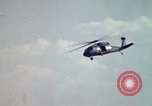 Standbild UH 60 Hubschrauber Ägypten, 1980, aus Sekunde 32 historischem Filmmaterial Videoclip 65675048345
