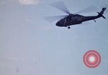 Standbild UH 60 Hubschrauber Ägypten, 1980, aus Sekunde 37 historischem Filmmaterial Videoclip 65675048345