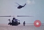 Standbild UH 60 Hubschrauber Ägypten, 1980, aus Sekunde 40 historischem Filmmaterial Videoclip 65675048345