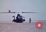 Standbild UH 60 Hubschrauber Ägypten, 1980, aus Sekunde 45 historischem Filmmaterial Videoclip 65675048345