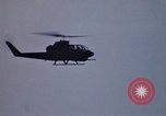 Standbild United States AH 1G Hubschrauber Ägypten, 1980, aus Sekunde 4 historischem Filmmaterial Videoclip 65675048348