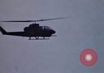 Standbild United States AH 1G Hubschrauber Ägypten, 1980, aus Sekunde 5 historischem Filmmaterial Videoclip 65675048348