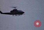 Standbild United States AH 1G Hubschrauber Ägypten, 1980, aus Sekunde 6 historischem Filmmaterial Videoclip 65675048348