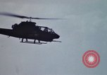 Standbild United States AH 1G Hubschrauber Ägypten, 1980, aus Sekunde 20 historischem Filmmaterial Videoclip 65675048348